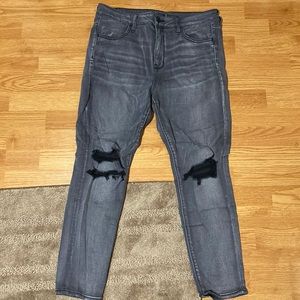 American Eagle Ripped Hi-Rise Jegging
